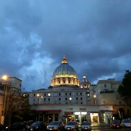 Апартаменты Living In San Peter